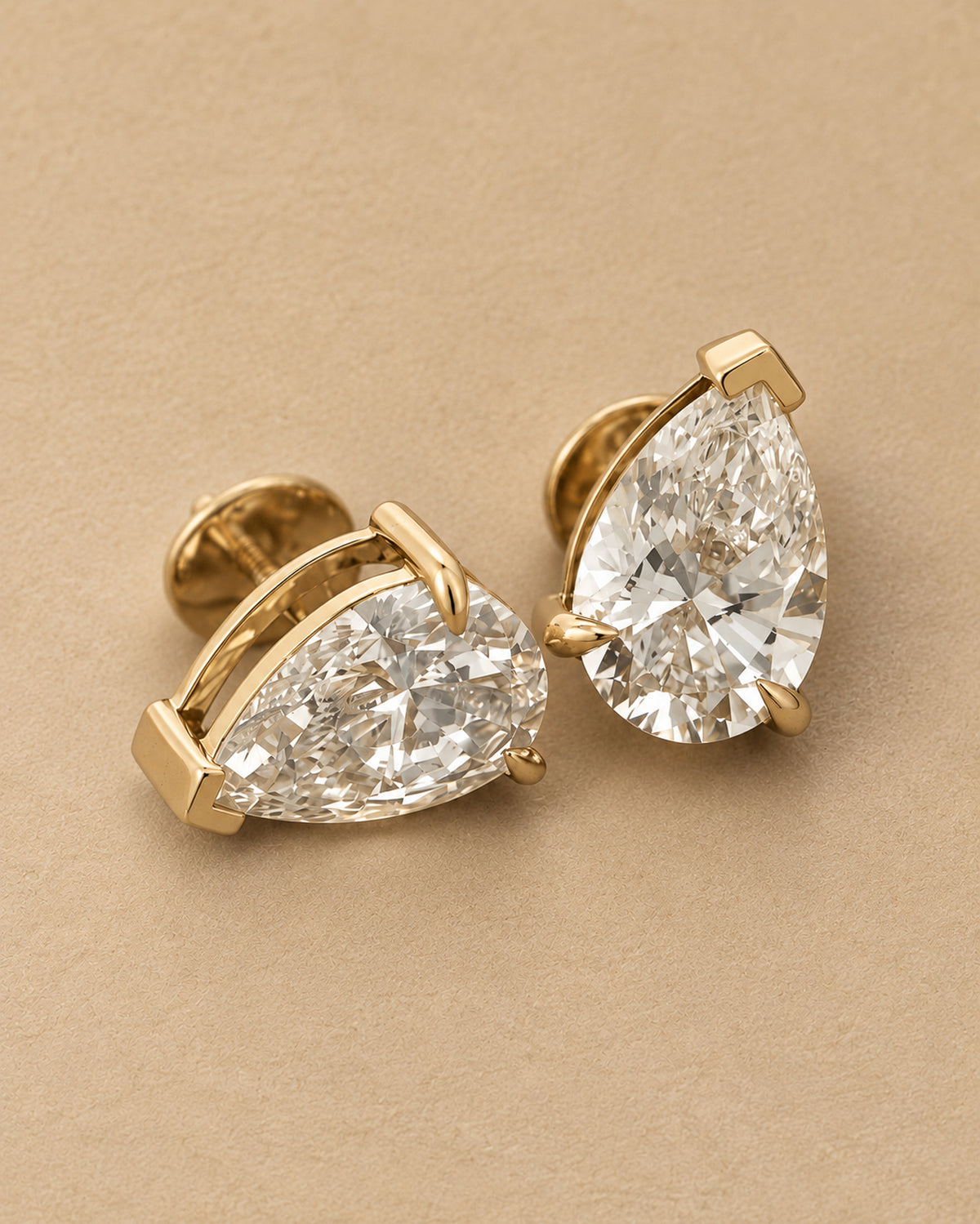 Rommé Signature Pear Diamond Studs in Gold