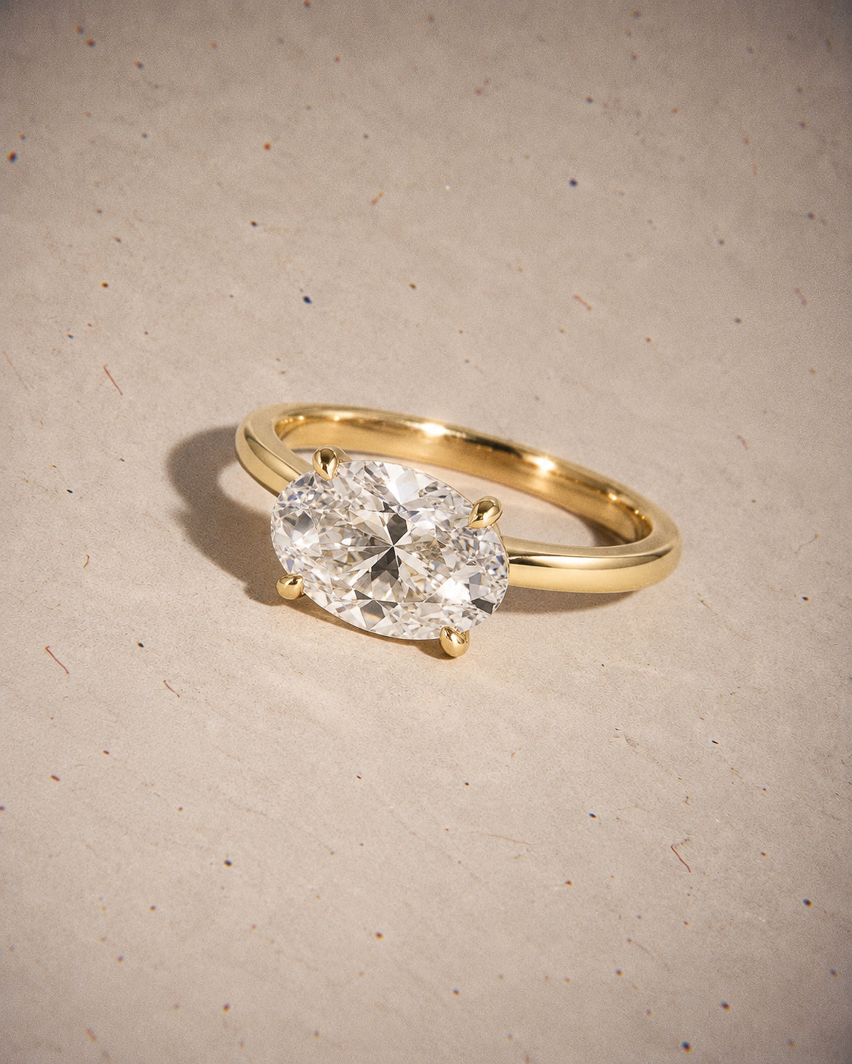 Mara East West Diamond Ring in Gold