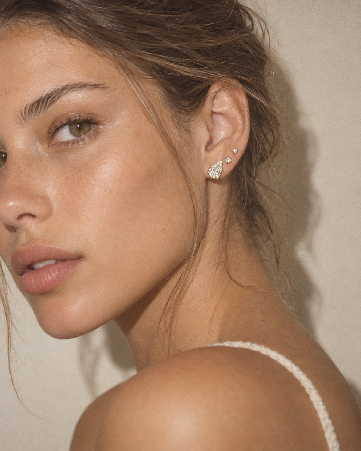 Rommé Signature Pear Diamond Studs in Gold